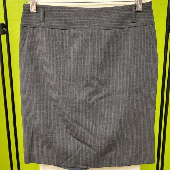 Banana Republic - Gray Striped Pencil Skirt - Sz. 2 - Picture 1 of 5